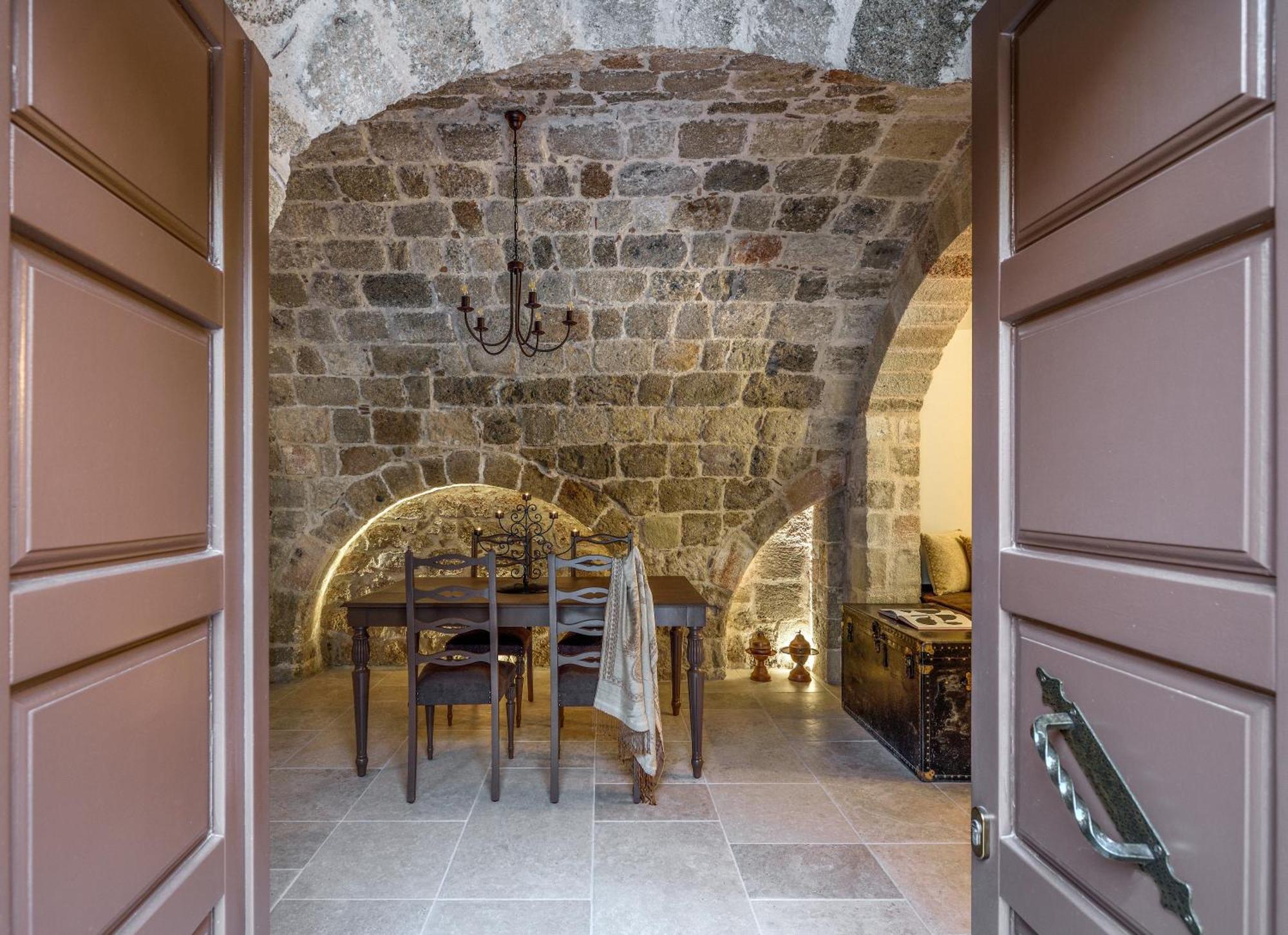 Spanish Knights Inn Rhodes City Екстериор снимка