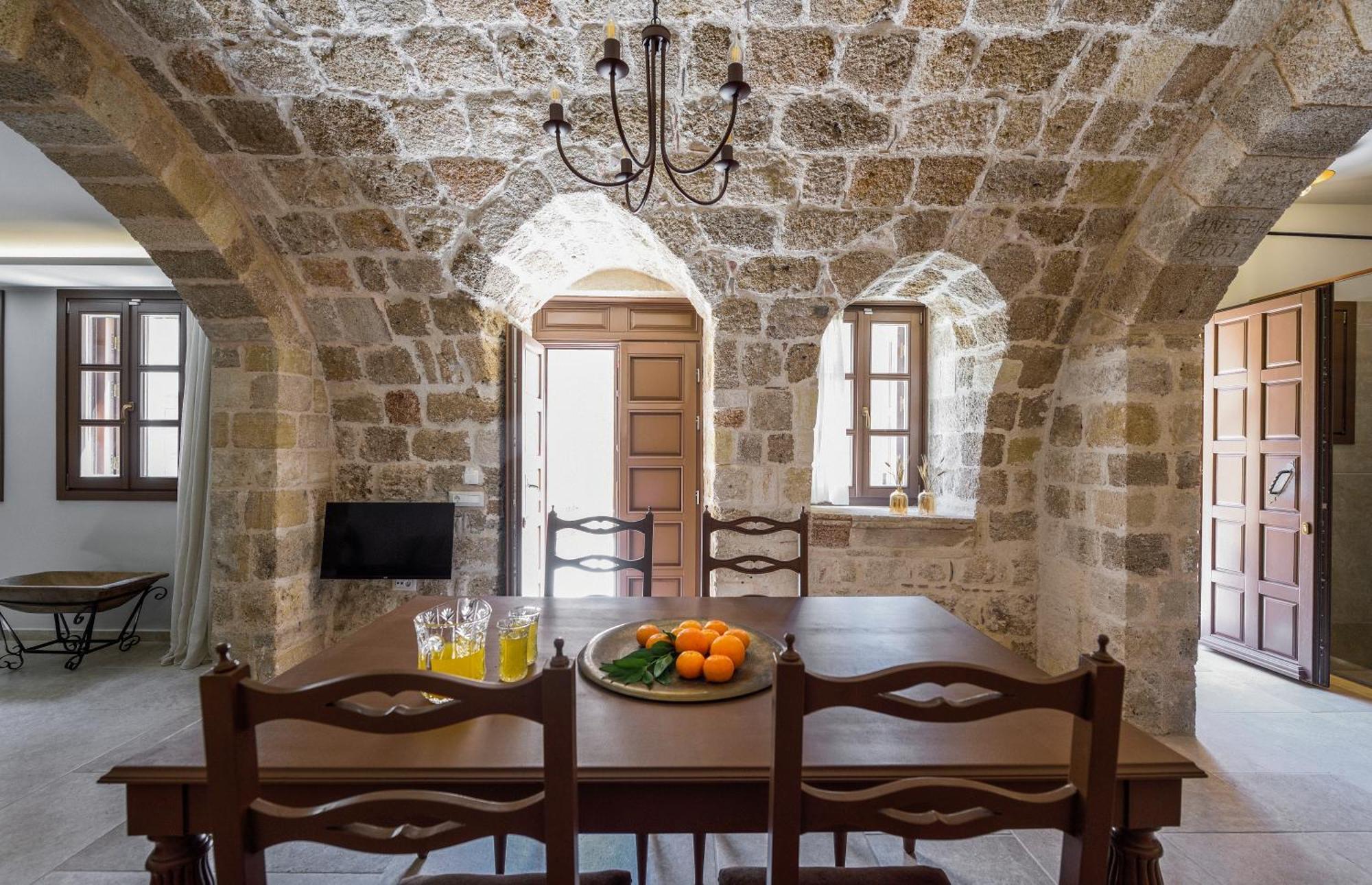Spanish Knights Inn Rhodes City Екстериор снимка