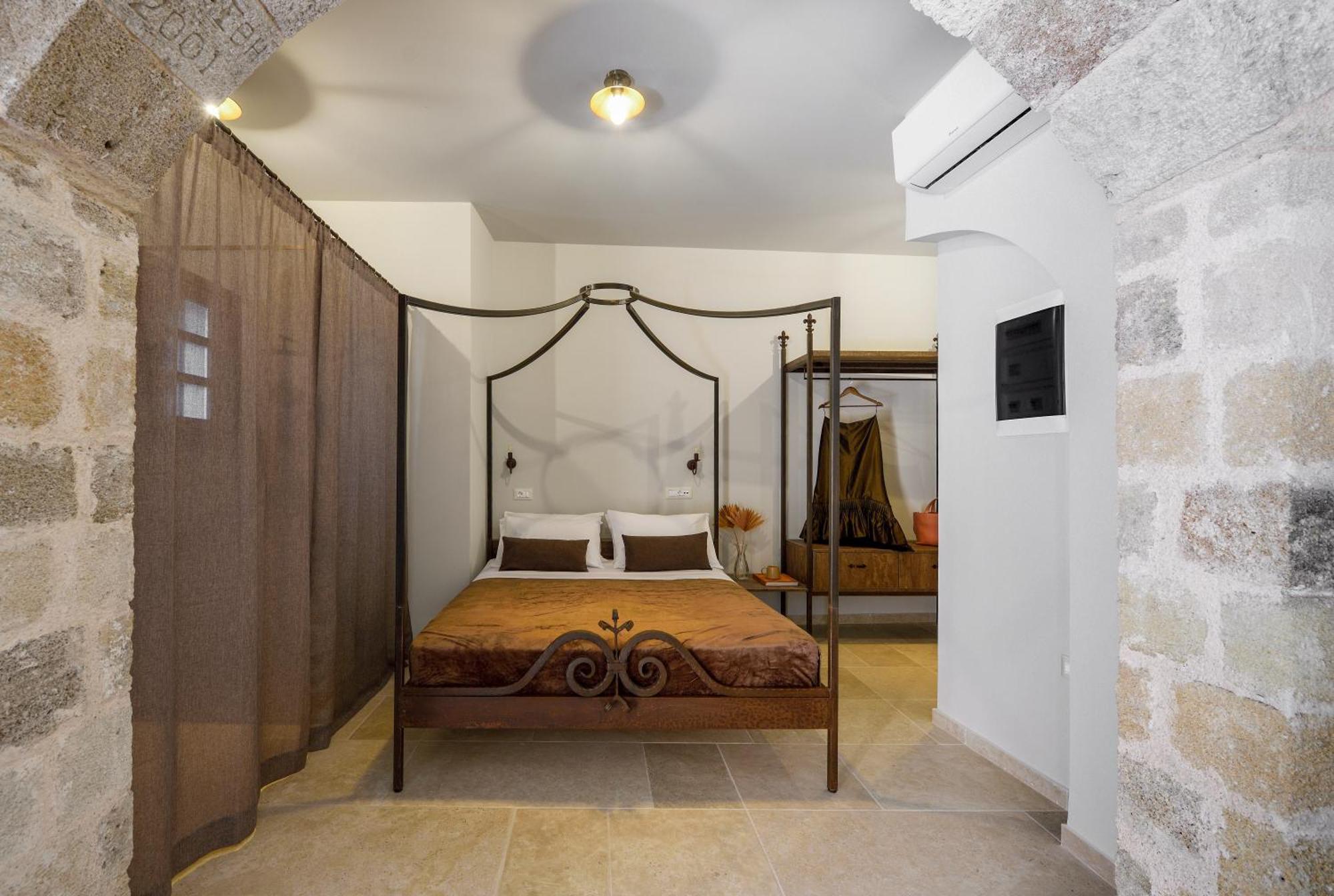 Spanish Knights Inn Rhodes City Стая снимка