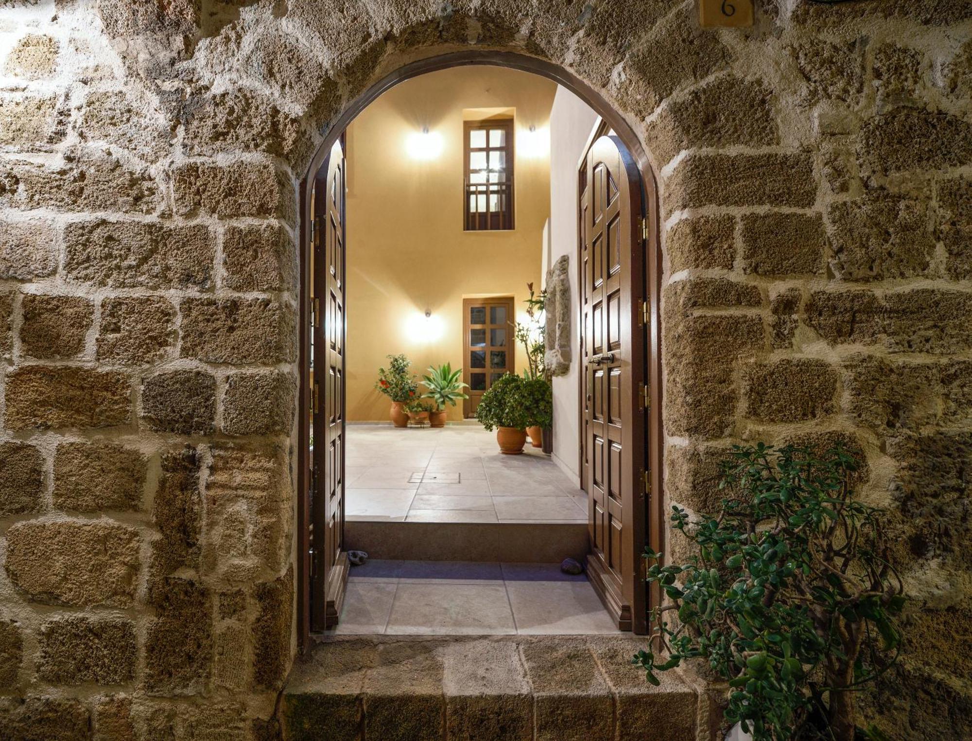 Spanish Knights Inn Rhodes City Екстериор снимка