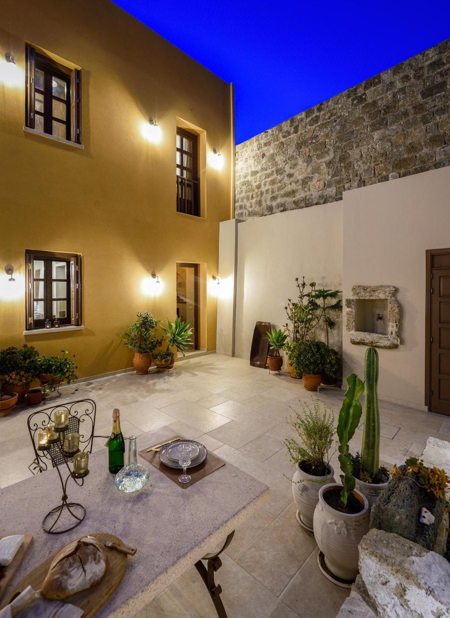 Spanish Knights Inn Rhodes City Екстериор снимка