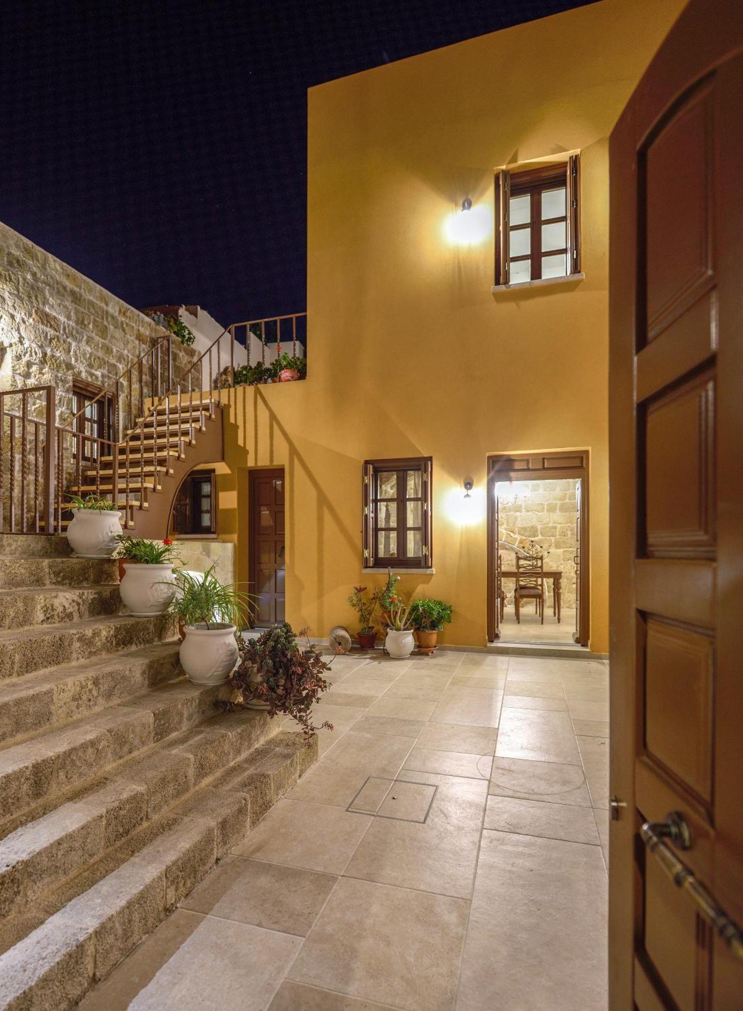 Spanish Knights Inn Rhodes City Екстериор снимка