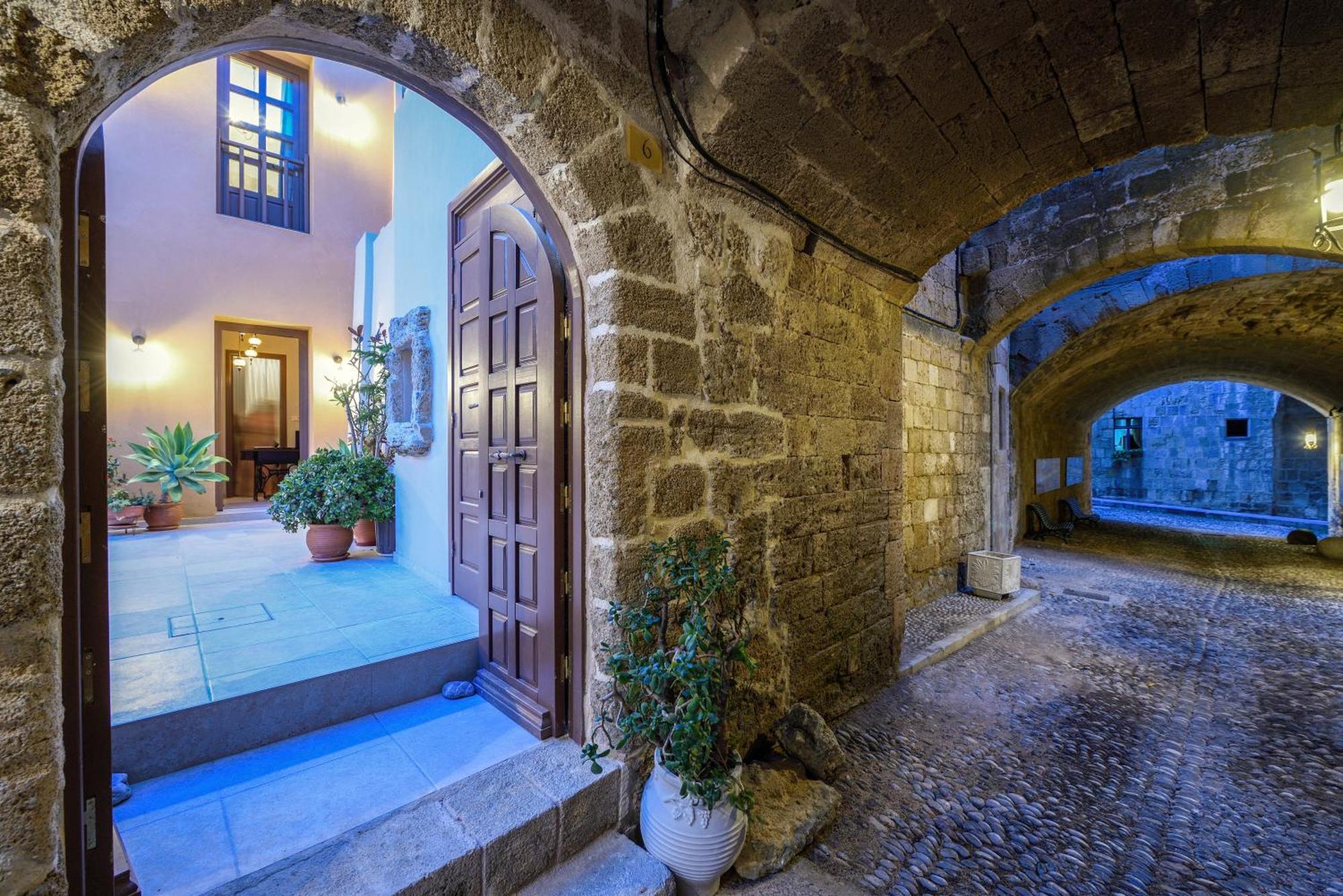 Spanish Knights Inn Rhodes City Екстериор снимка